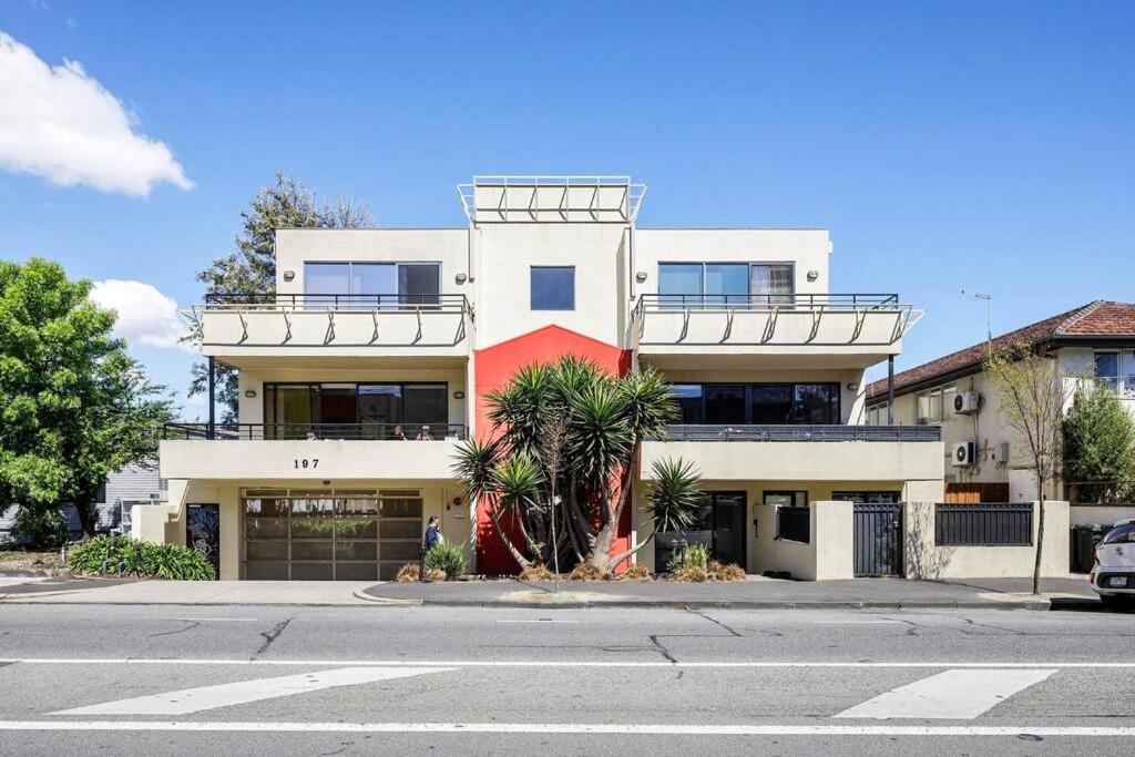 Appartamento Cozy 1 Bedder In St Kilda With Balcony Melbourne Esterno foto